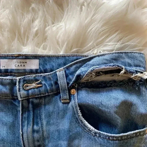 Extra distressed  Dynamite Cara jeans - Picture 3 of 9